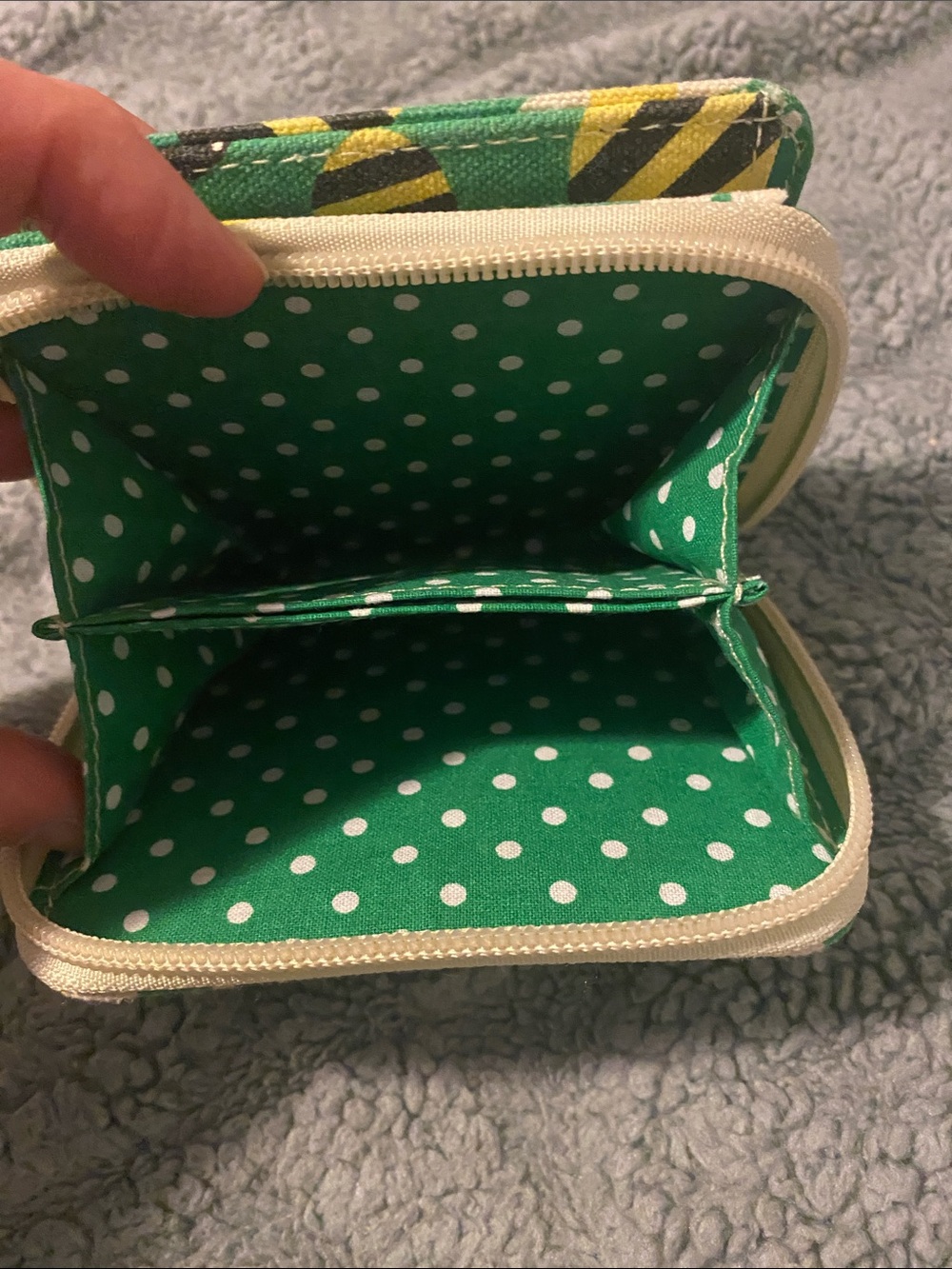 bungalow 360 Green Daisy & Bee Zip Wallet - Picture 5 of 5